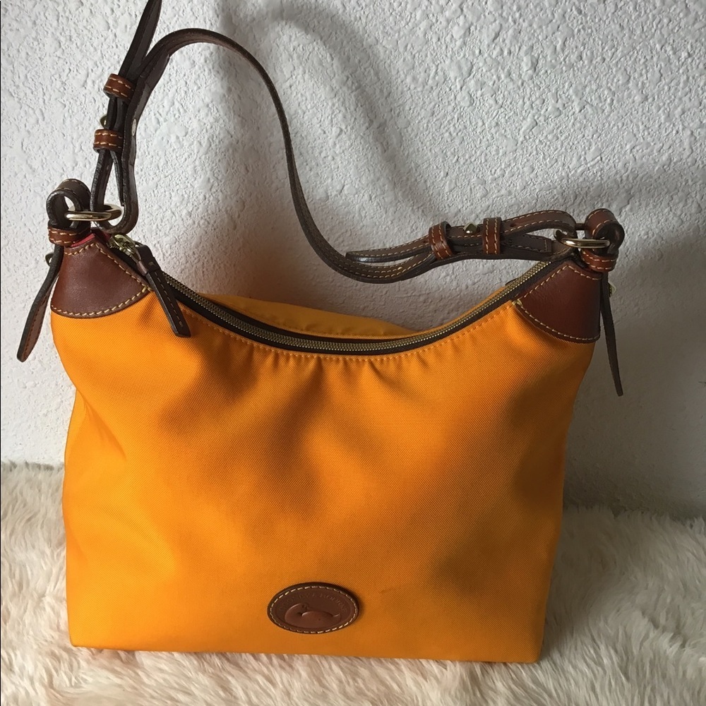Dooney & bourke shoulder bag